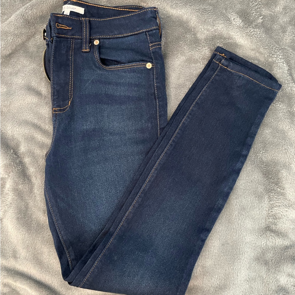 STS Blue jeans. Barely worn! Size 28